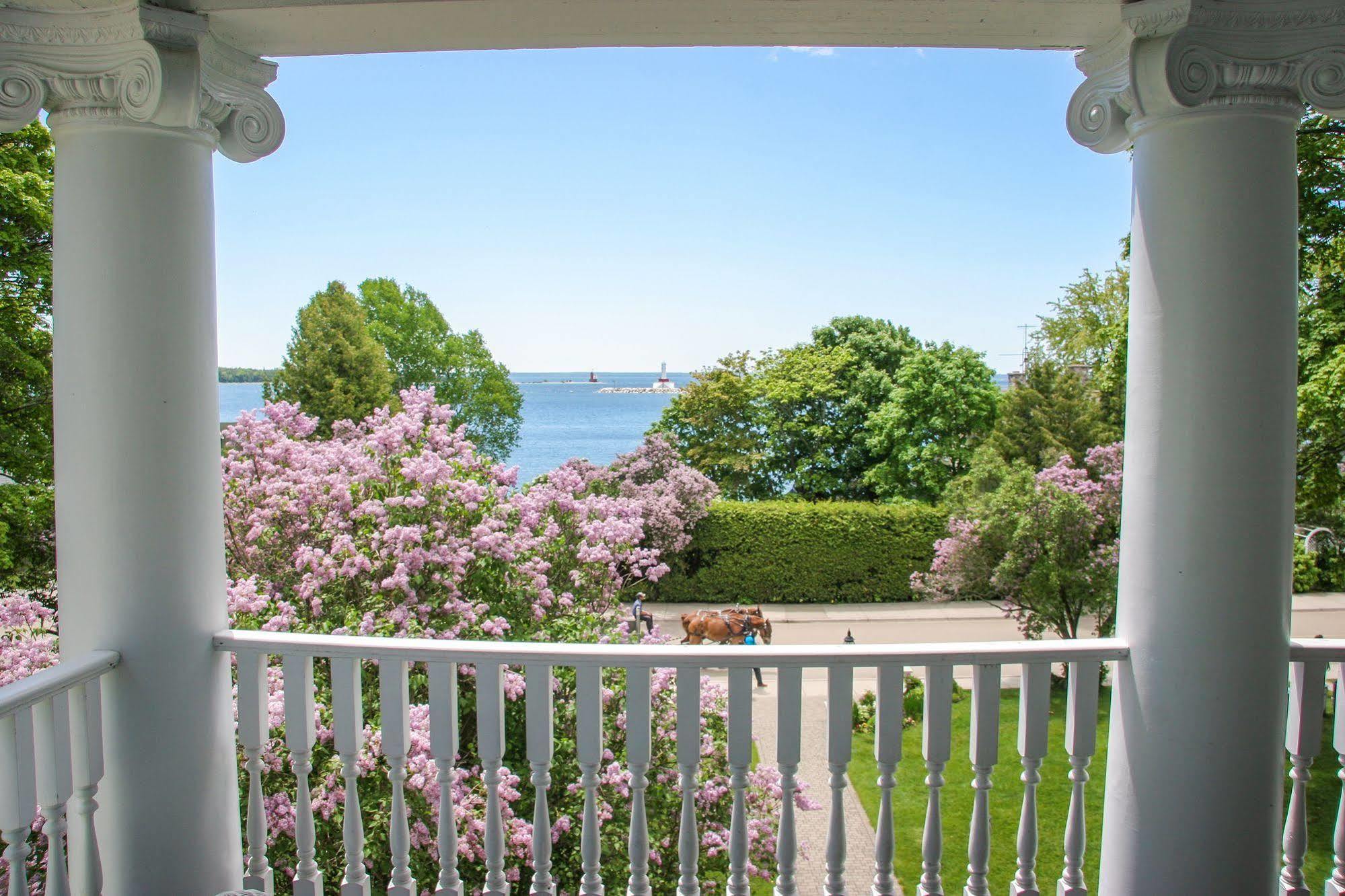 Harbour View Inn Mackinac Island Exterior photo